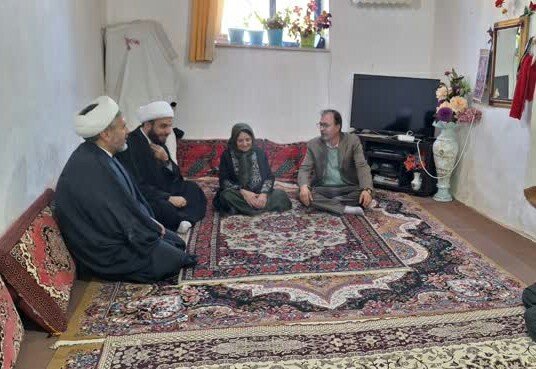 تصاویر/تکریم از مادر شهیدان «علی سواربدرلو» و « علی اوسط آخوندزاده»