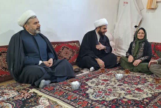 تصاویر/تکریم از مادر شهیدان «علی سواربدرلو» و « علی اوسط آخوندزاده»