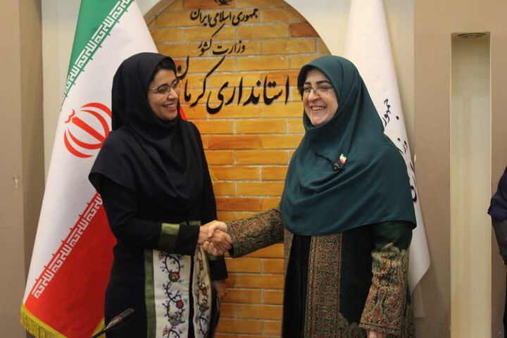 تصاویر/ نشست سخنگوى دولت با جمعى از مدیران زن استان کرمان