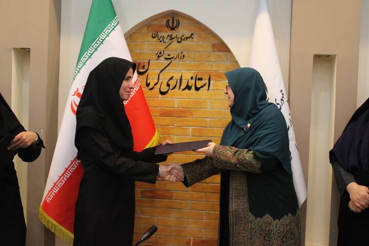 تصاویر/ نشست سخنگوى دولت با جمعى از مدیران زن استان کرمان