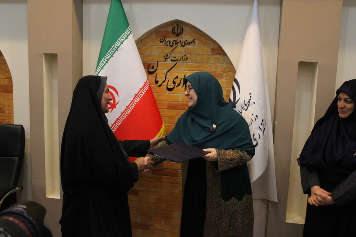 تصاویر/ نشست سخنگوى دولت با جمعى از مدیران زن استان کرمان