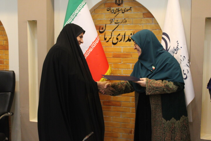 تصاویر/ نشست سخنگوى دولت با جمعى از مدیران زن استان کرمان