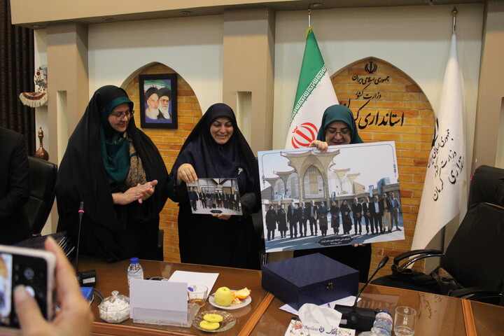 تصاویر/ نشست سخنگوى دولت با جمعى از مدیران زن استان کرمان