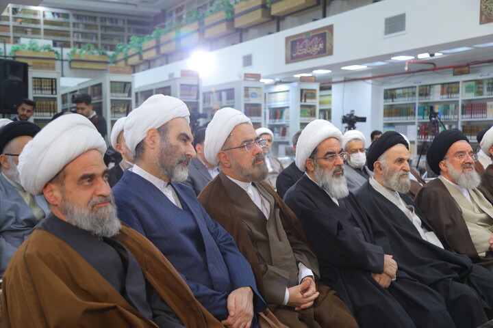 تصاویر / مراسم رونمایی از موسوعه ۶۰ جلدی دانشنامه قرآنی اهل‌بیت (ع)