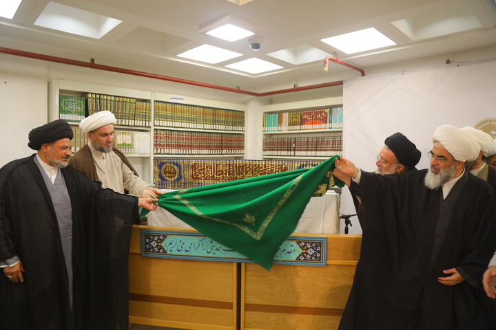 تصاویر / مراسم رونمایی از موسوعه ۶۰ جلدی دانشنامه قرآنی اهل‌بیت (ع)