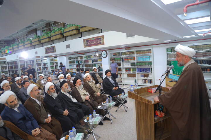 تصاویر / مراسم رونمایی از موسوعه ۶۰ جلدی دانشنامه قرآنی اهل‌بیت (ع)