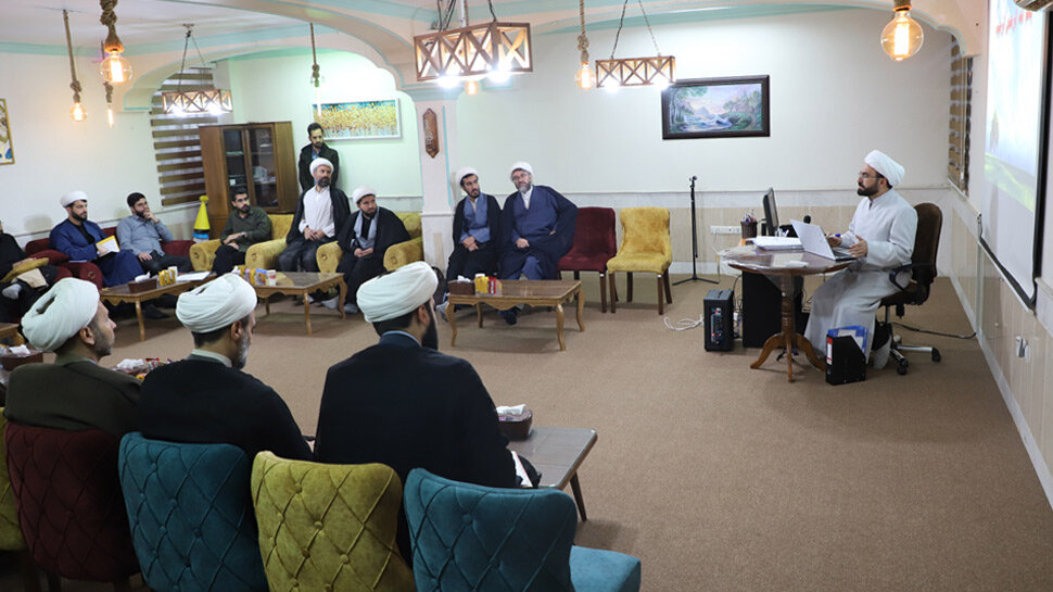 نشست هم اندیشی مبلغان تخصصی با موضوع «اصول کلی در اختلالات زیست‌عفیفانه» در کلینیک آمین