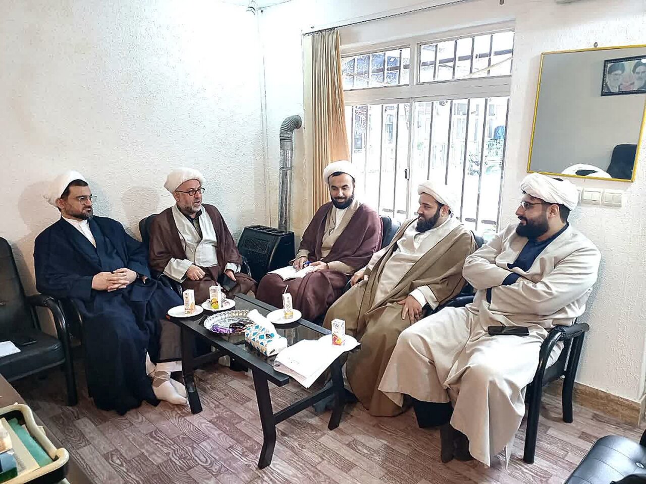 طلاب جوان باید در میدان جهاد تبیین حضور مستمر داشته باشند