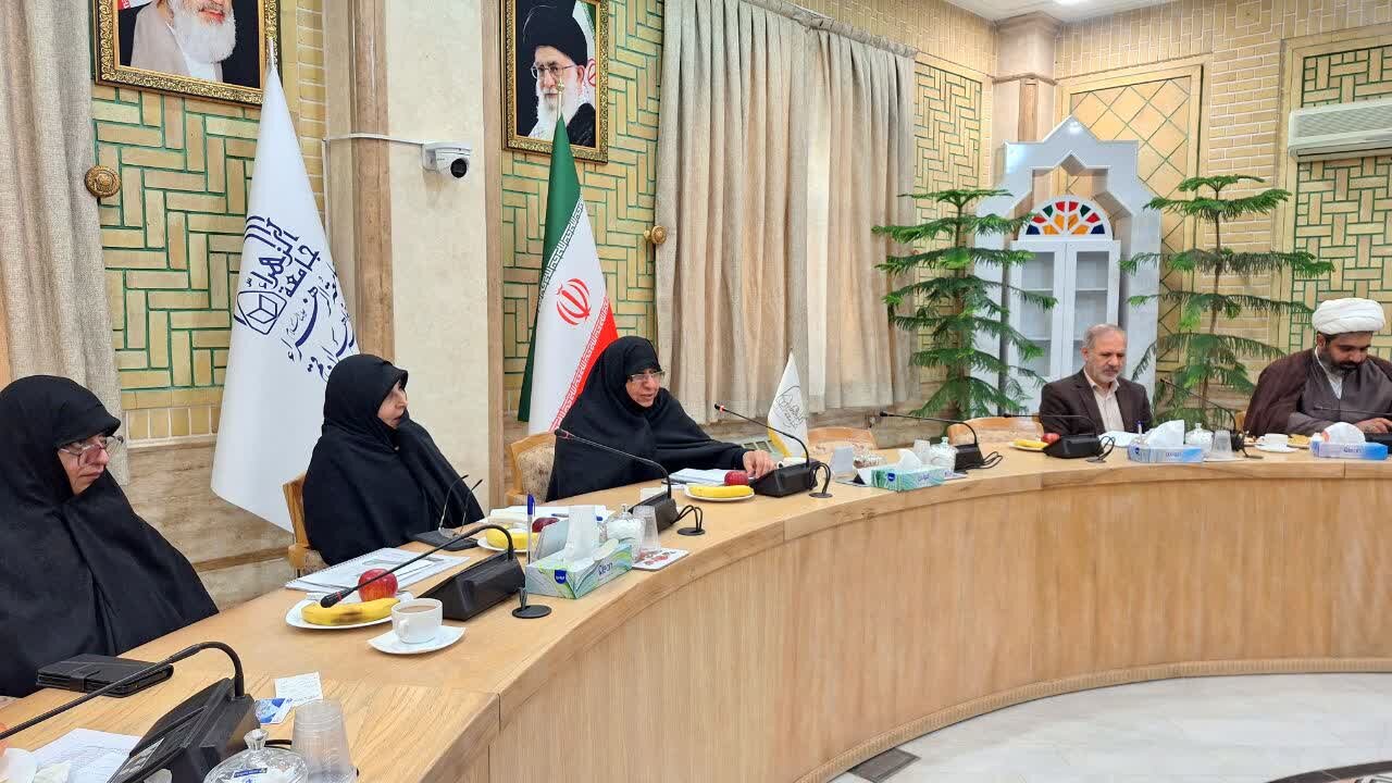 مدیر جامعه الزهرا(س) پای صحبت‌های دانشجویان دانشکده هدی نشست