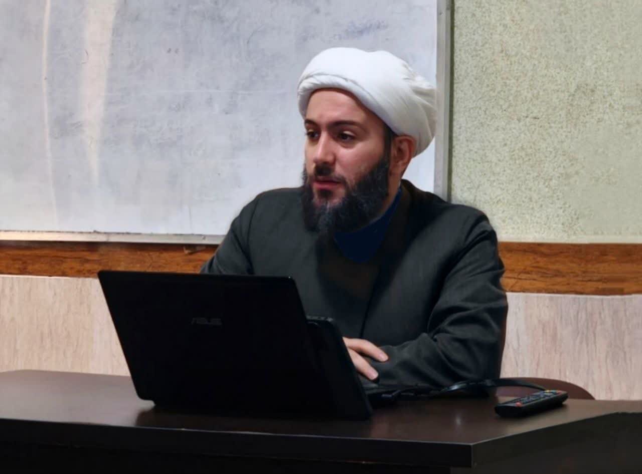 کارگاه آموزشی ادبیات فارسی در آستانه اشرفیه برگزار شد