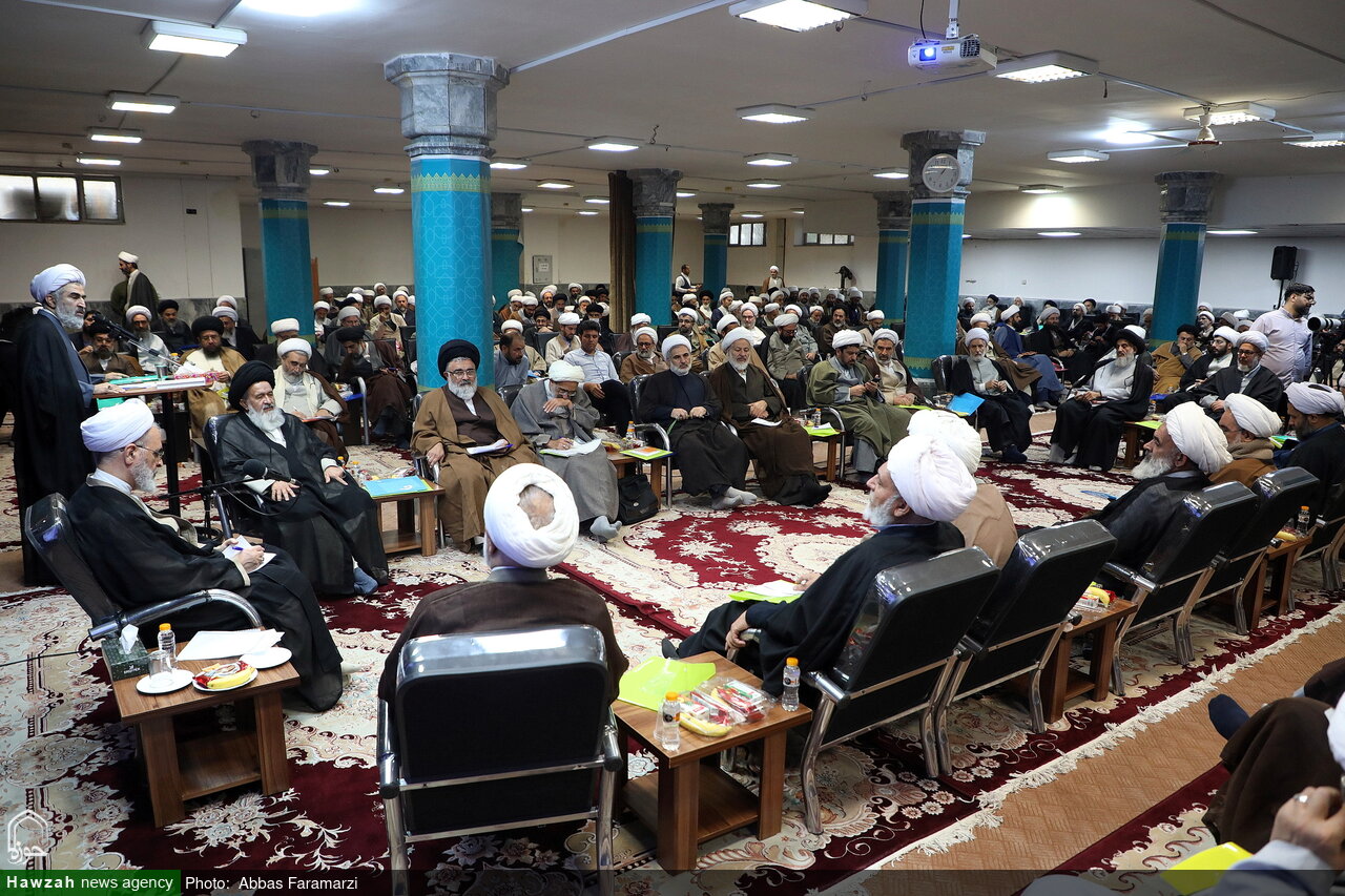 تصاویر/ نشست اساتید تفسیر حوزه‌های علمیه با حضور آیت الله اعرافی