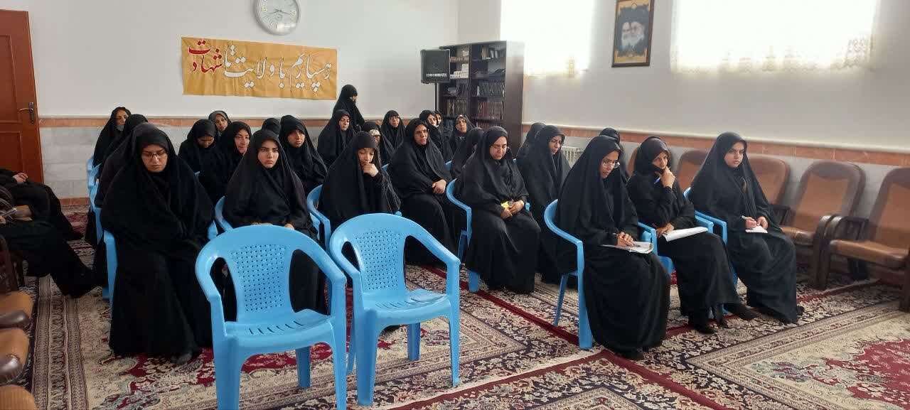 تصاویر/ برگزاری کارگاه مهدویت در مدرسه‌ علمیه‌ فاطمه‌ الزهرا(س)کشکوئیه