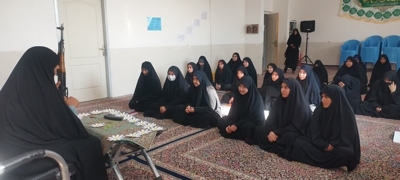 تصاویر/ کارگاه آموزشی طلاب بسیجی مدرسه علمیه الزهرا(س) شهداد