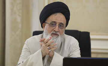 نظام غربی «اپستین» را به جامعه تحویل می‌دهد / ادّعای مذاکره و صلح، از جنگ خطرناک‌تر است