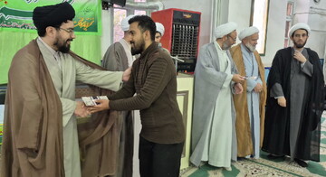 تصاویر/ تجلیل از نفرات برتر مسابقه کتابخوانی مدرسه علمیه آیت‌الله مدنی کاشانی(ره)