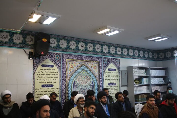 بیست‌وهشتمین جلسه انس با قرآن و تفسیر موضوعی در مدرسه امام مهدی(عج)
