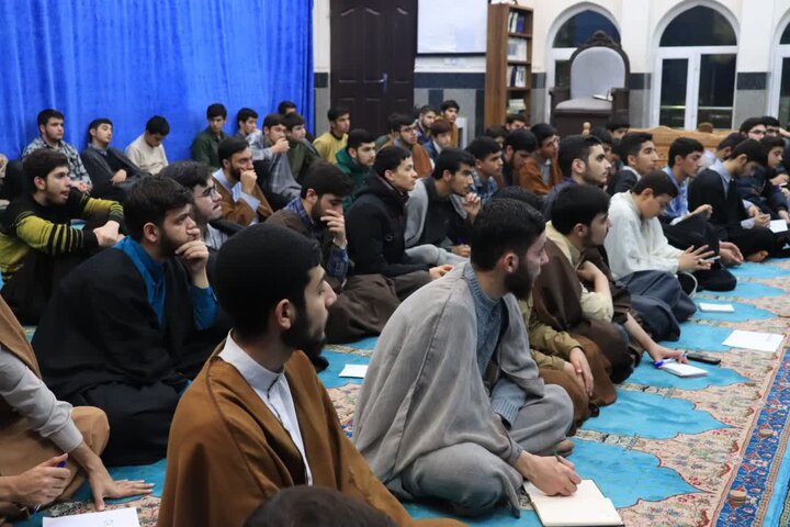 تصاویر/ درس اخلاق طلاب مدرسه علمیه امام خامنه ای ارومیه