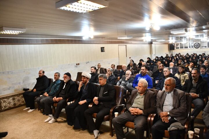 تصاویر/ جلسه تفسیر قرآن کریم در خوی