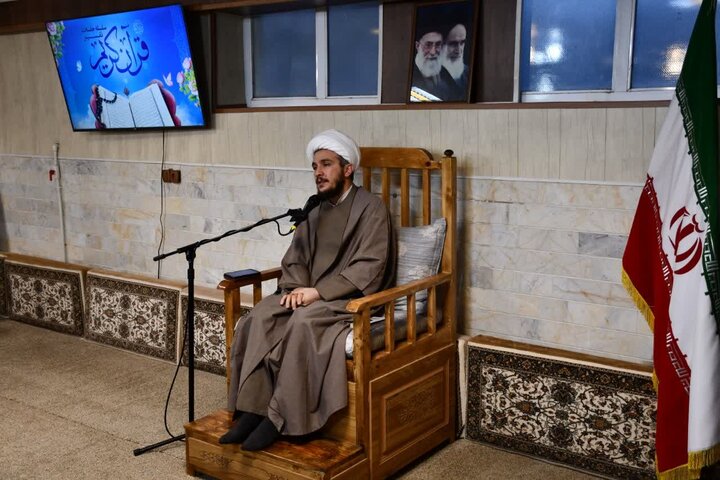 تصاویر/ جلسه تفسیر قرآن کریم در خوی