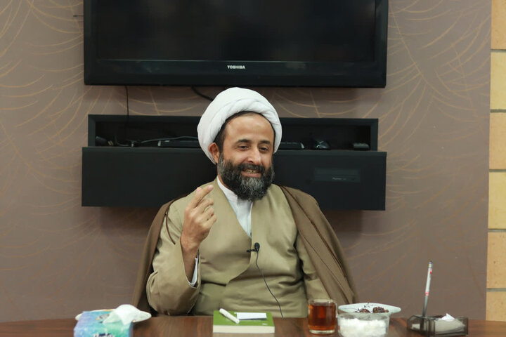 دیدار حجت الاسلام امینی نژاد با اعضای خانه طلاب جوان در قم