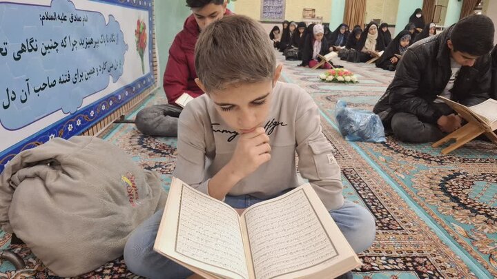 تصاویر/ محفل انس با قرآن کریم در تکاب