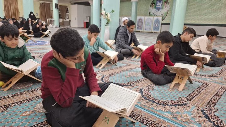 تصاویر/ محفل انس با قرآن کریم در تکاب