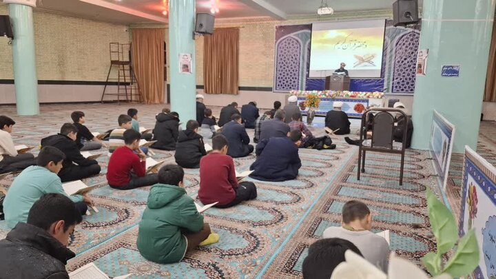 تصاویر/ محفل انس با قرآن کریم در تکاب