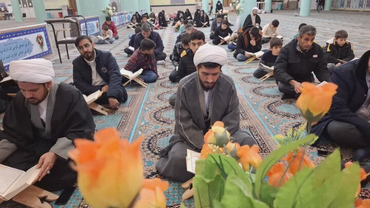 تصاویر/ محفل انس با قرآن کریم در تکاب