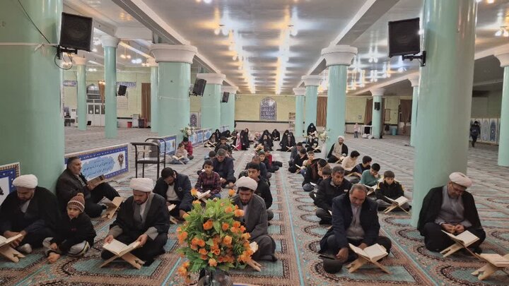 تصاویر/ محفل انس با قرآن کریم در تکاب