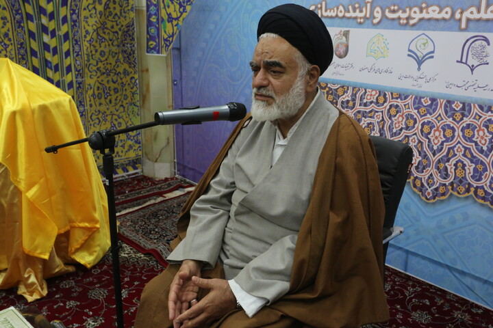 تصاویر / آئین افتتاحیه نمایشگاه هفته پژوهش و دستاوردهای پژوهشی حوزه علمیه اصفهان