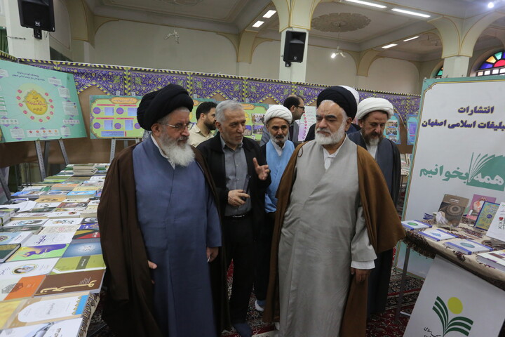 تصاویر / آئین افتتاحیه نمایشگاه هفته پژوهش و دستاوردهای پژوهشی حوزه علمیه اصفهان