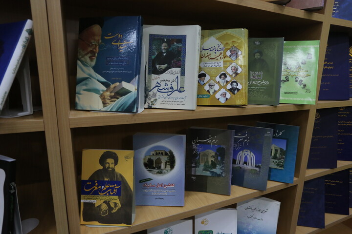 تصاویر / آئین افتتاحیه نمایشگاه هفته پژوهش و دستاوردهای پژوهشی حوزه علمیه اصفهان