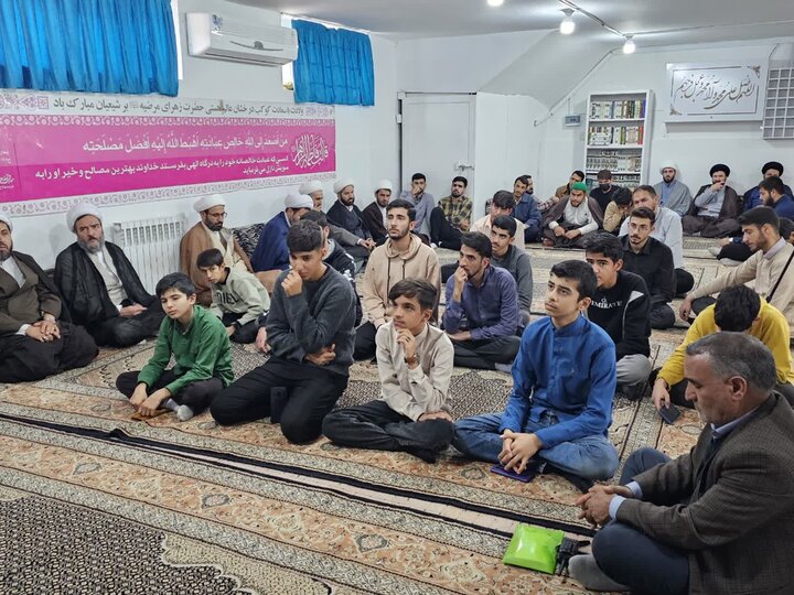 درس اخلاق حجت‌الاسلام والمسلمین پورذهبی در مدرسه علمیه امام صادق(ع) بیجار