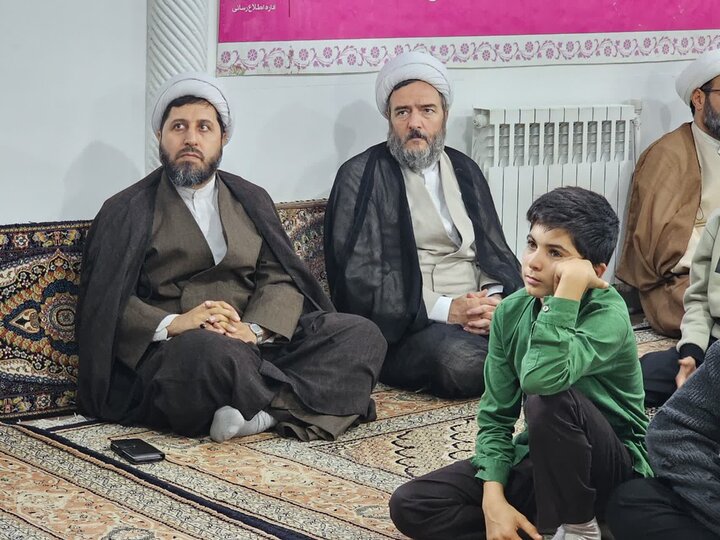 درس اخلاق حجت‌الاسلام والمسلمین پورذهبی در مدرسه علمیه امام صادق(ع) بیجار