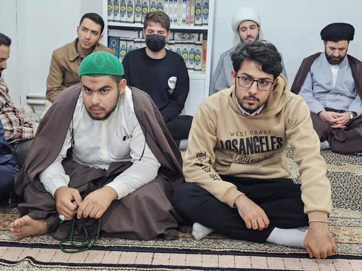 درس اخلاق حجت‌الاسلام والمسلمین پورذهبی در مدرسه علمیه امام صادق(ع) بیجار