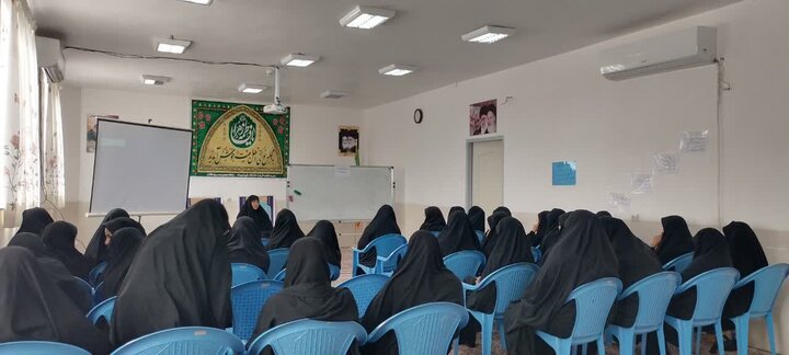 تصاویر/ کارگاه تخصصی هوش مصنوعی در مدرسه علمیه الزهرا(س) شهداد