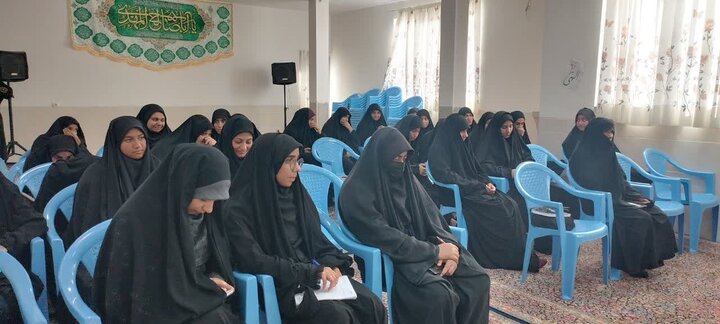 تصاویر/ کارگاه تخصصی هوش مصنوعی در مدرسه علمیه الزهرا(س) شهداد