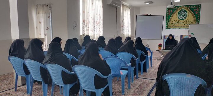 تصاویر/ کارگاه تخصصی هوش مصنوعی در مدرسه علمیه الزهرا(س) شهداد