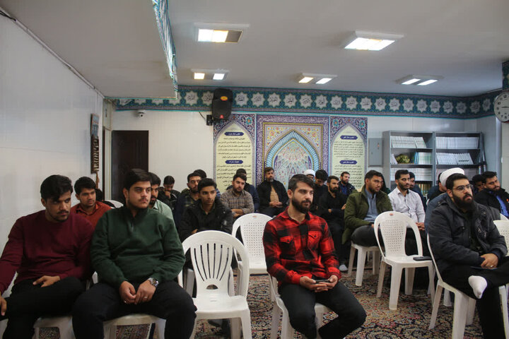 برگزاری کارگاه آموزشی همسریابی آگاهانه با بیان حجت‌الاسلام‌ والمسلمین صنعتی‌زاده.