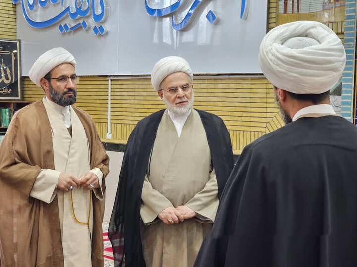 تصاویر/ بازدید نماینده ولی‌فقیه در  کردستان از دو مسجد «حضرت ابوالفضل‌(ع)» و «۱۲ امام‌(ع)» در بیجار