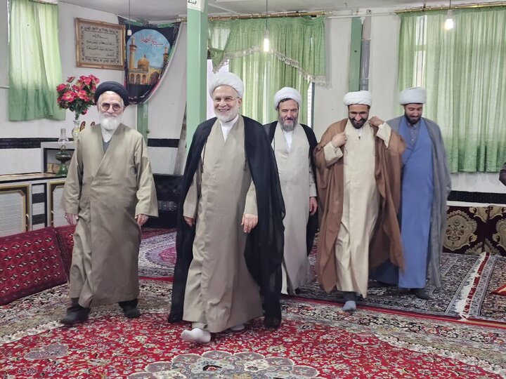 تصاویر/ بازدید نماینده ولی‌فقیه در  کردستان از دو مسجد «حضرت ابوالفضل‌(ع)» و «۱۲ امام‌(ع)» در بیجار