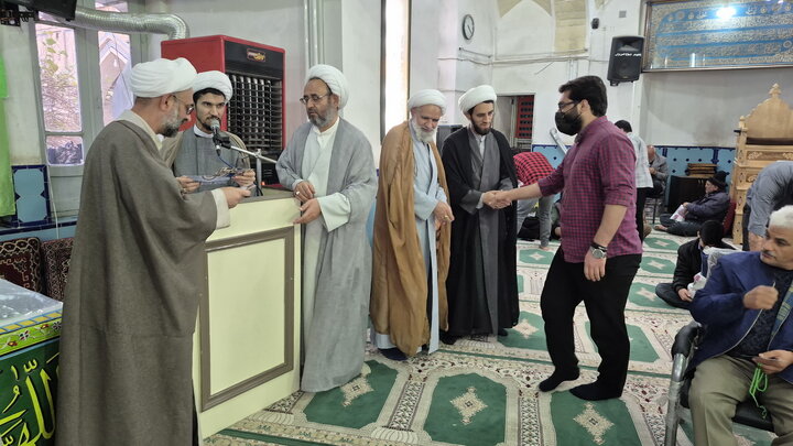 تصاویر/ تجلیل نفرات برتر مسابقه کتابخوانی مدرسه علمیه آیت‌الله مدنی کاشانی(ره)