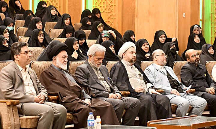 تصاویر/ تجلیل از خادمه‌های حرم حضرت عبدالعظیم حسنی(ع)