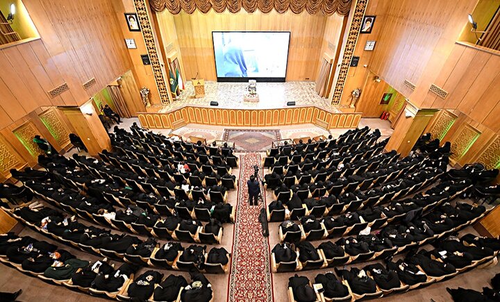 تصاویر/ تجلیل از خادمه‌های حرم حضرت عبدالعظیم حسنی(ع)