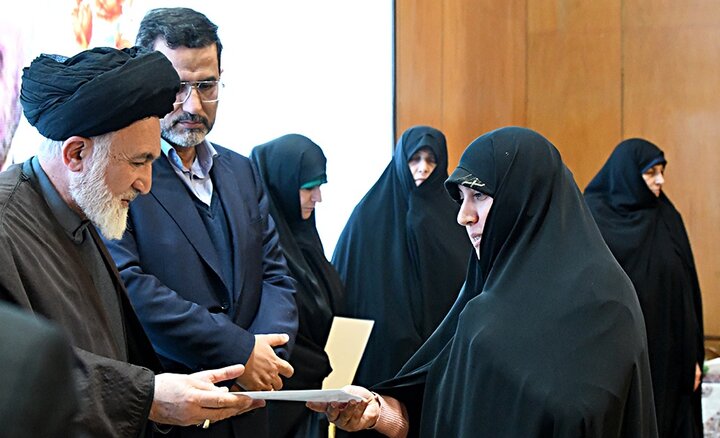 تصاویر/ تجلیل از خادمه‌های حرم حضرت عبدالعظیم حسنی(ع)