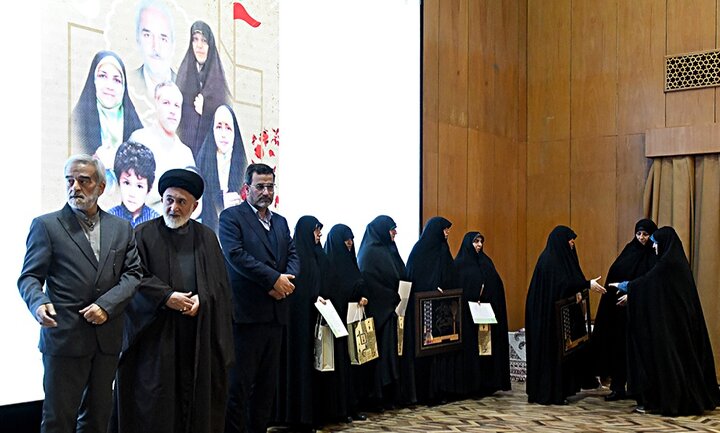 تصاویر/ تجلیل از خادمه‌های حرم حضرت عبدالعظیم حسنی(ع)