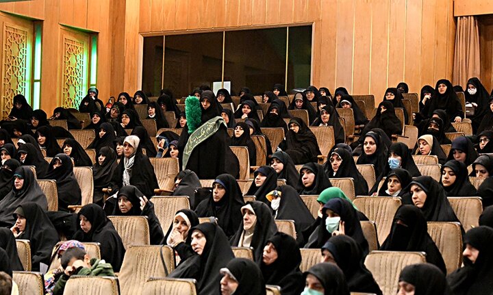 تصاویر/ تجلیل از خادمه‌های حرم حضرت عبدالعظیم حسنی(ع)