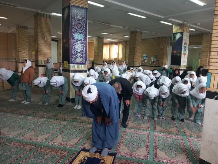 تصاویر/ مراسم روز مادر در دبستان رستگاران کامیاران