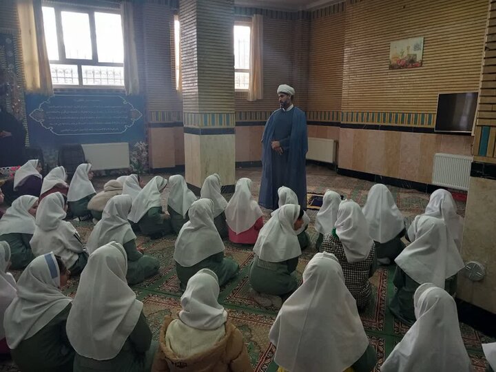 تصاویر/ مراسم روز مادر در دبستان رستگاران کامیاران