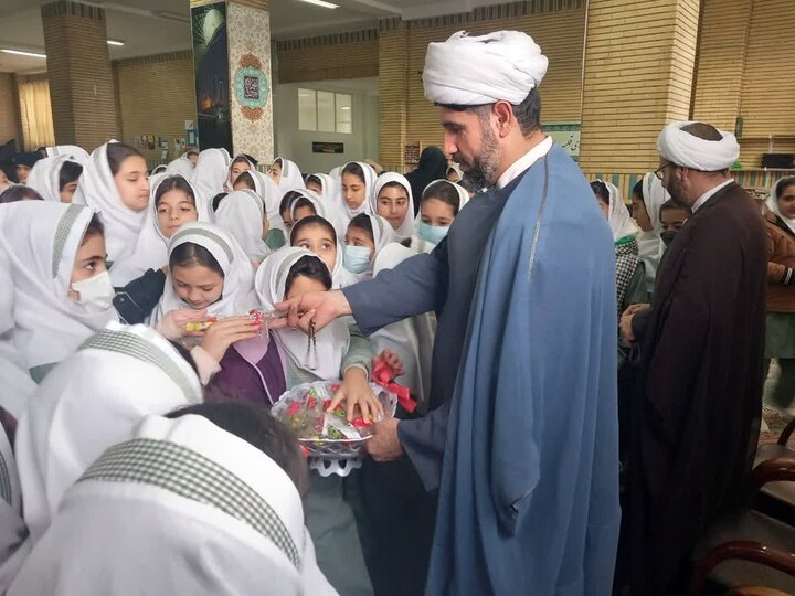 تصاویر/ مراسم روز مادر در دبستان رستگاران کامیاران